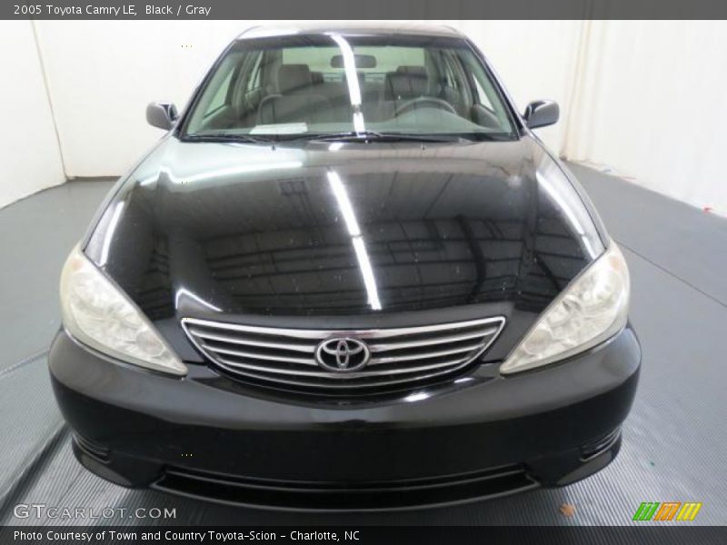 Black / Gray 2005 Toyota Camry LE