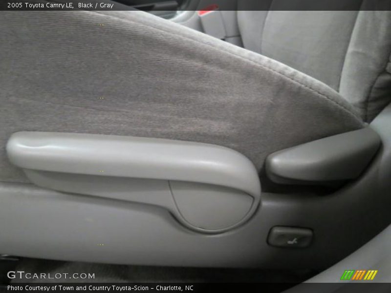 Black / Gray 2005 Toyota Camry LE