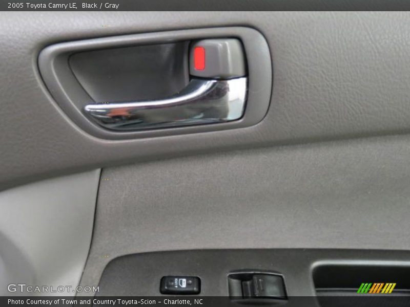 Black / Gray 2005 Toyota Camry LE