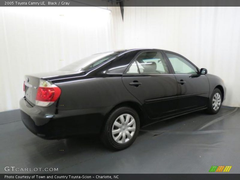 Black / Gray 2005 Toyota Camry LE
