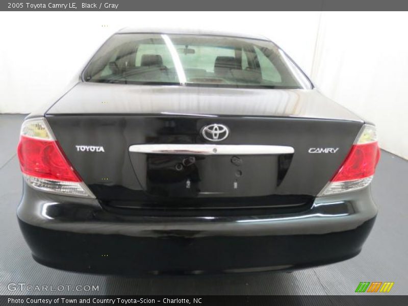 Black / Gray 2005 Toyota Camry LE