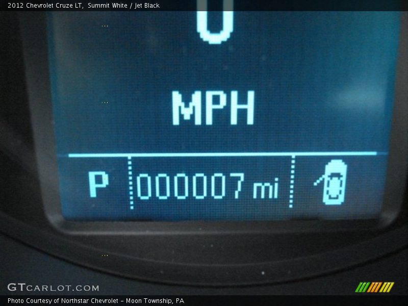 Summit White / Jet Black 2012 Chevrolet Cruze LT