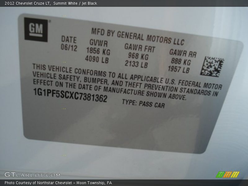 Summit White / Jet Black 2012 Chevrolet Cruze LT