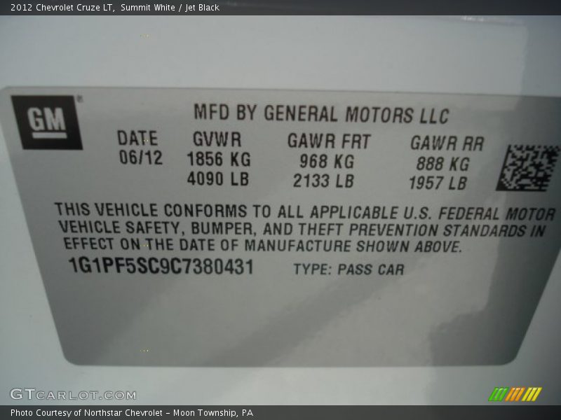 Summit White / Jet Black 2012 Chevrolet Cruze LT
