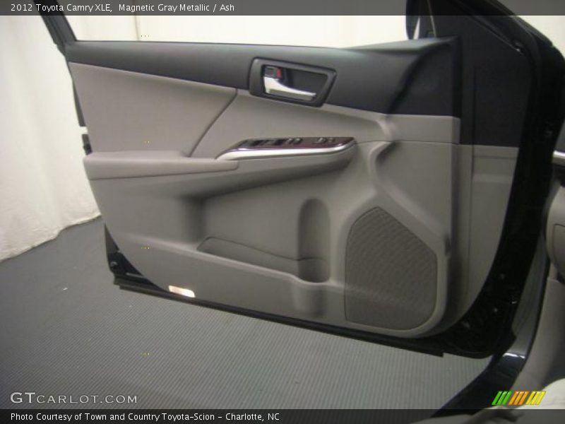 Magnetic Gray Metallic / Ash 2012 Toyota Camry XLE