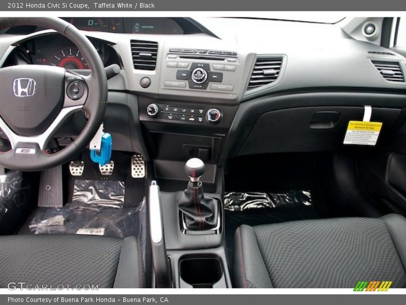 Dashboard of 2012 Civic Si Coupe