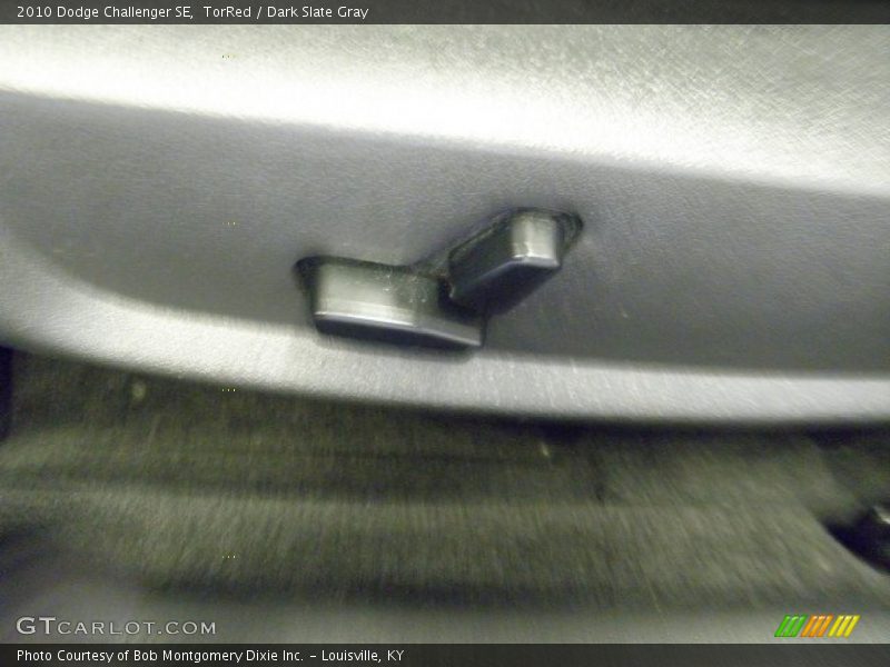 TorRed / Dark Slate Gray 2010 Dodge Challenger SE