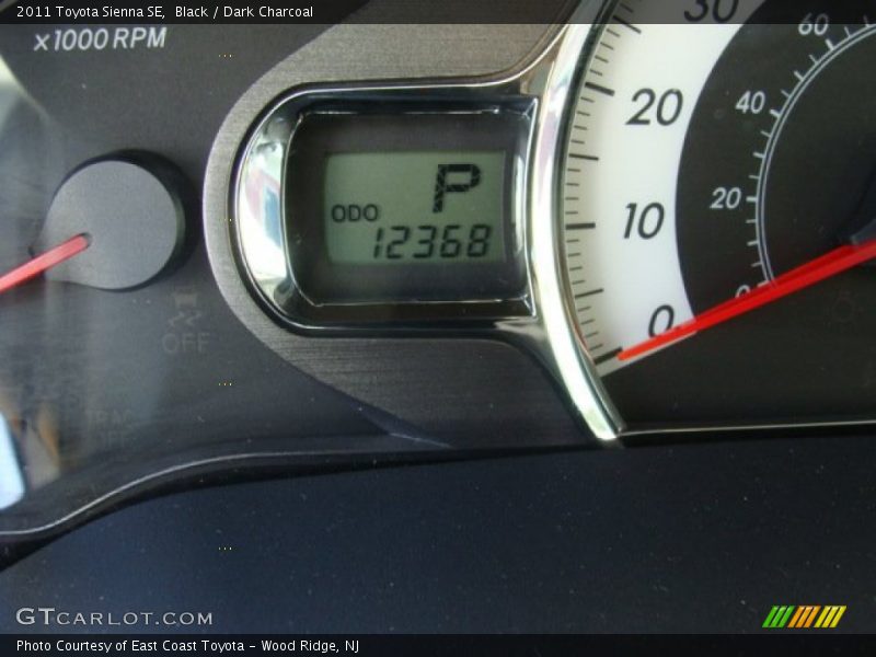 Black / Dark Charcoal 2011 Toyota Sienna SE