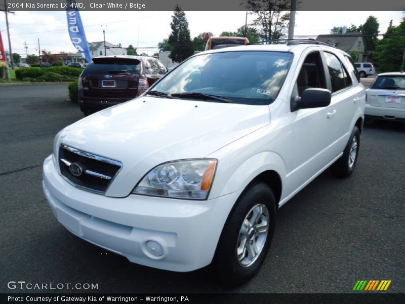 Clear White / Beige 2004 Kia Sorento LX 4WD