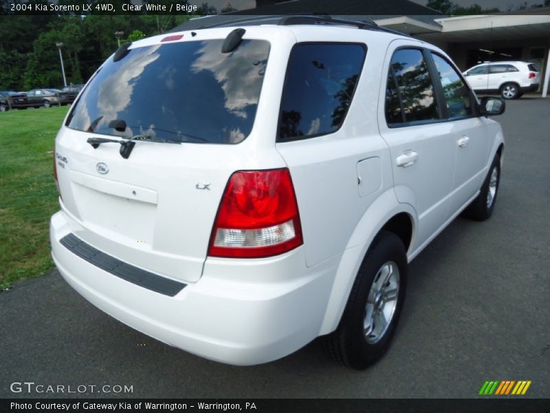 Clear White / Beige 2004 Kia Sorento LX 4WD