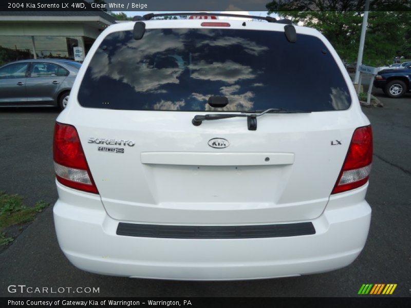 Clear White / Beige 2004 Kia Sorento LX 4WD