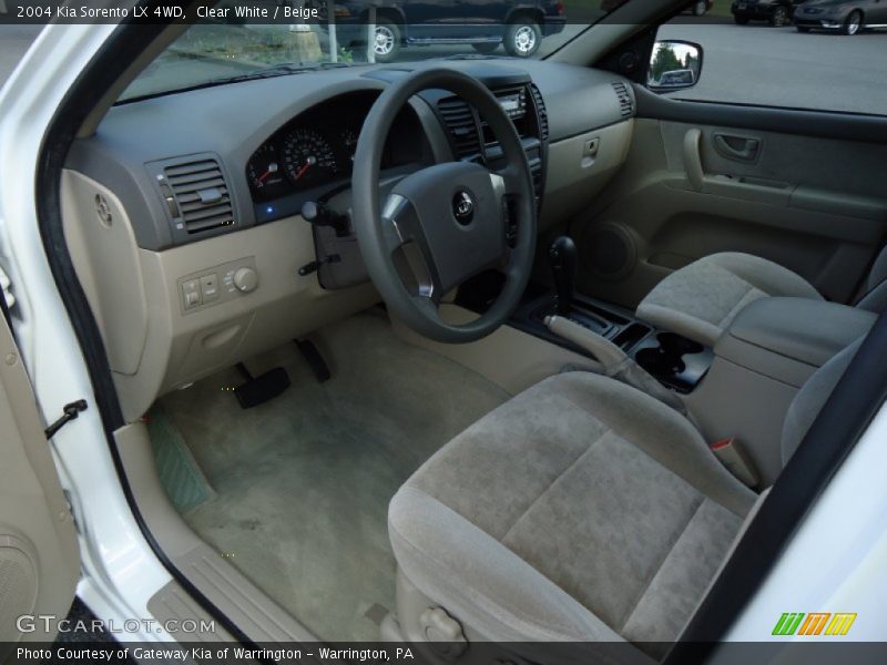 Clear White / Beige 2004 Kia Sorento LX 4WD
