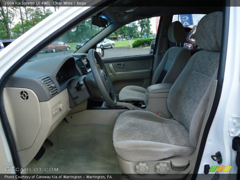 Clear White / Beige 2004 Kia Sorento LX 4WD
