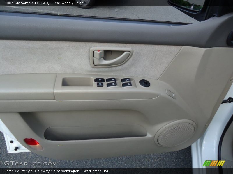 Clear White / Beige 2004 Kia Sorento LX 4WD
