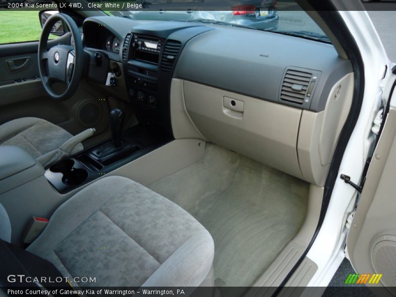 Clear White / Beige 2004 Kia Sorento LX 4WD