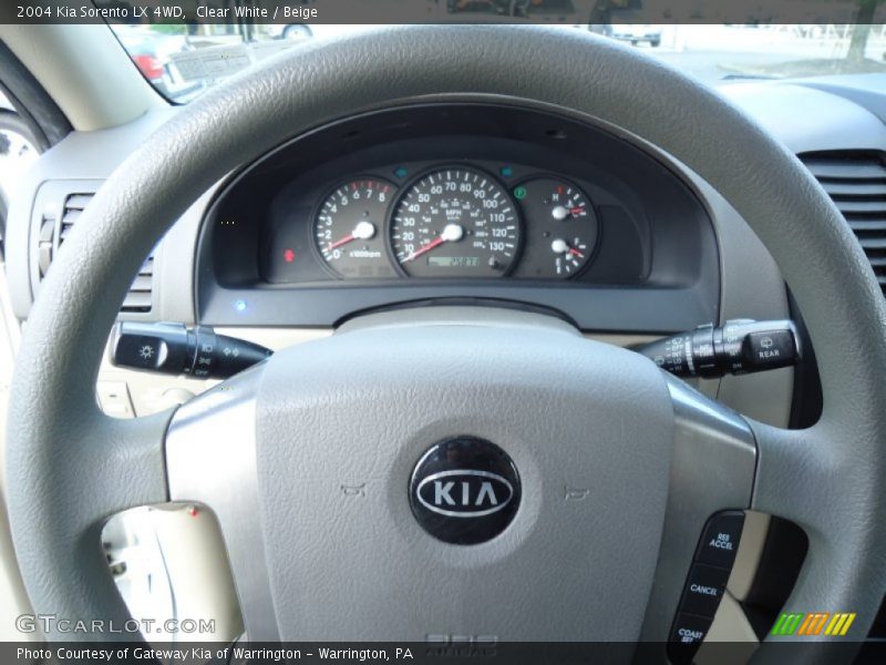 Clear White / Beige 2004 Kia Sorento LX 4WD