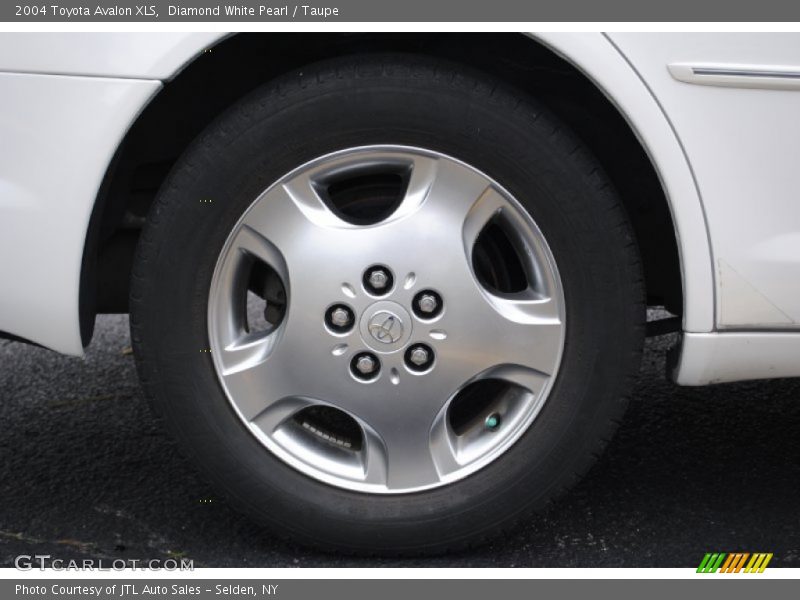  2004 Avalon XLS Wheel