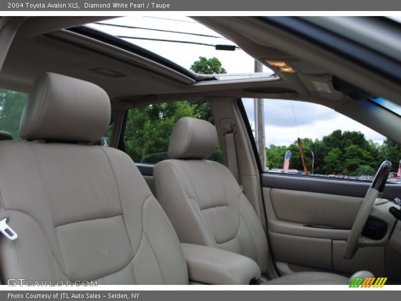 Diamond White Pearl / Taupe 2004 Toyota Avalon XLS