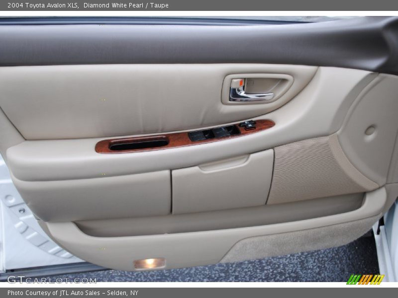 Diamond White Pearl / Taupe 2004 Toyota Avalon XLS