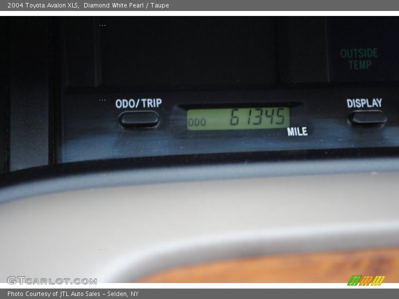 Diamond White Pearl / Taupe 2004 Toyota Avalon XLS
