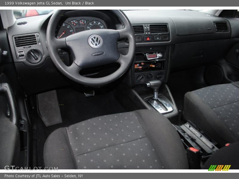 Uni Black / Black 1999 Volkswagen Jetta GL Sedan