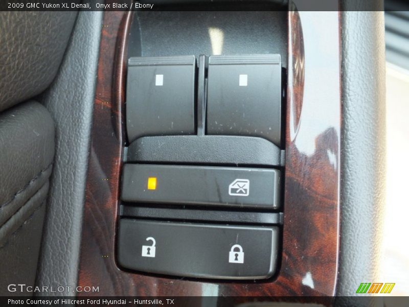 Onyx Black / Ebony 2009 GMC Yukon XL Denali