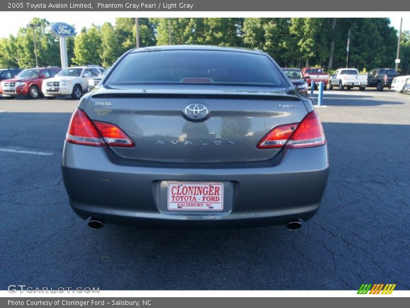 Phantom Gray Pearl / Light Gray 2005 Toyota Avalon Limited