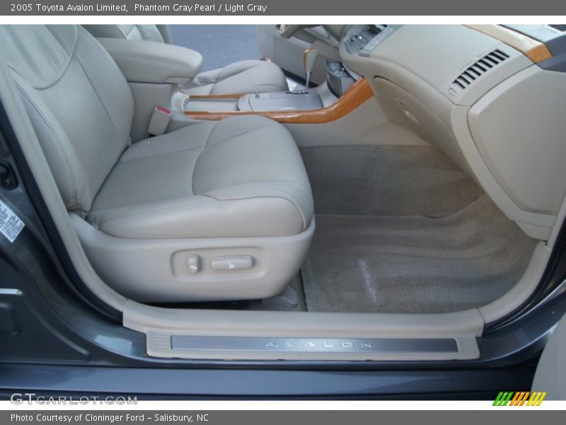 Phantom Gray Pearl / Light Gray 2005 Toyota Avalon Limited