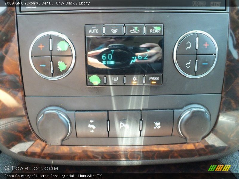 Onyx Black / Ebony 2009 GMC Yukon XL Denali