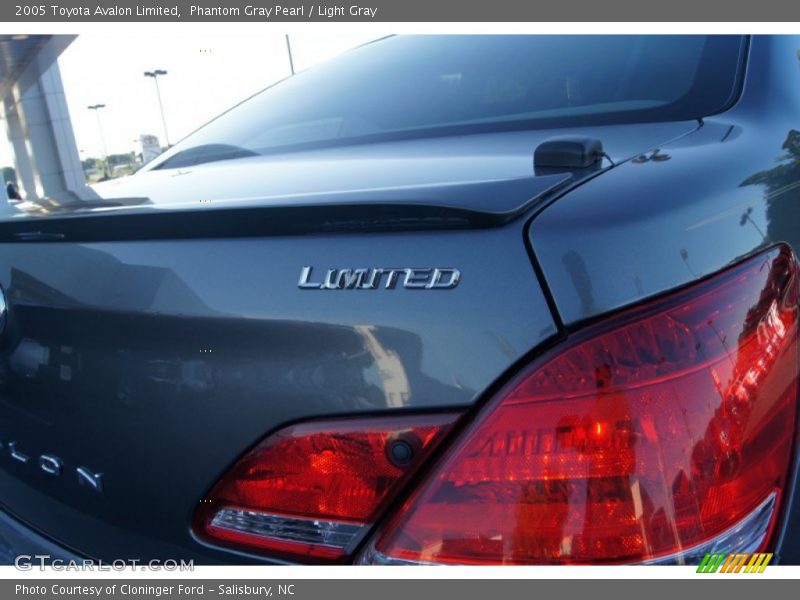 Phantom Gray Pearl / Light Gray 2005 Toyota Avalon Limited