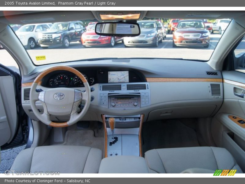 Phantom Gray Pearl / Light Gray 2005 Toyota Avalon Limited