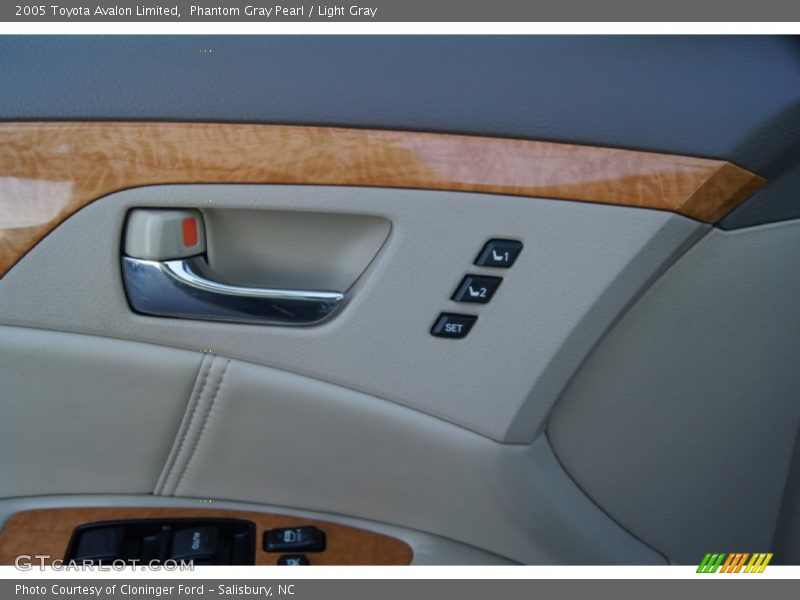Phantom Gray Pearl / Light Gray 2005 Toyota Avalon Limited