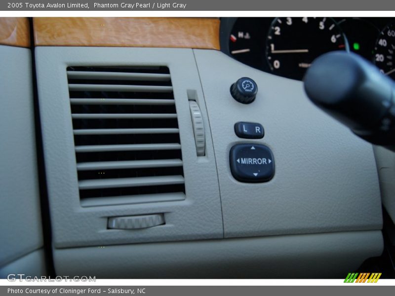 Phantom Gray Pearl / Light Gray 2005 Toyota Avalon Limited