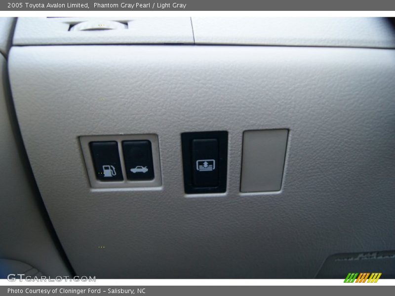 Phantom Gray Pearl / Light Gray 2005 Toyota Avalon Limited