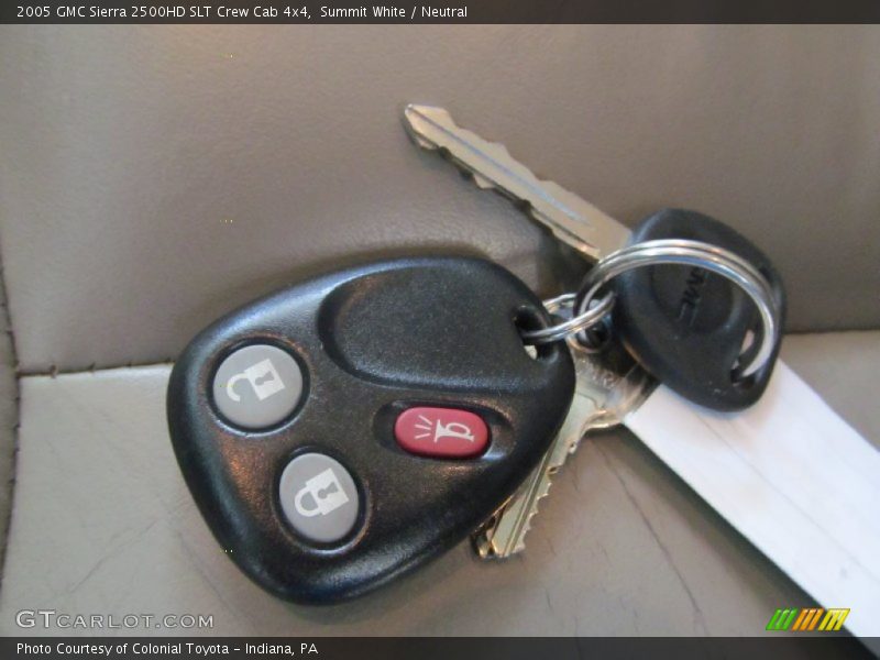 Summit White / Neutral 2005 GMC Sierra 2500HD SLT Crew Cab 4x4