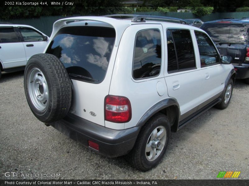 White / Gray 2002 Kia Sportage 4x4