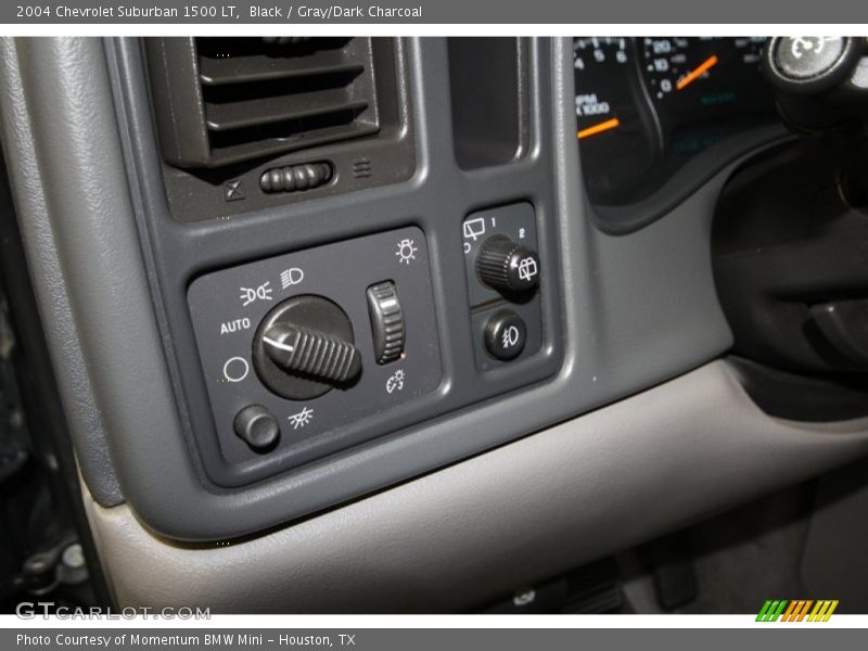 Black / Gray/Dark Charcoal 2004 Chevrolet Suburban 1500 LT