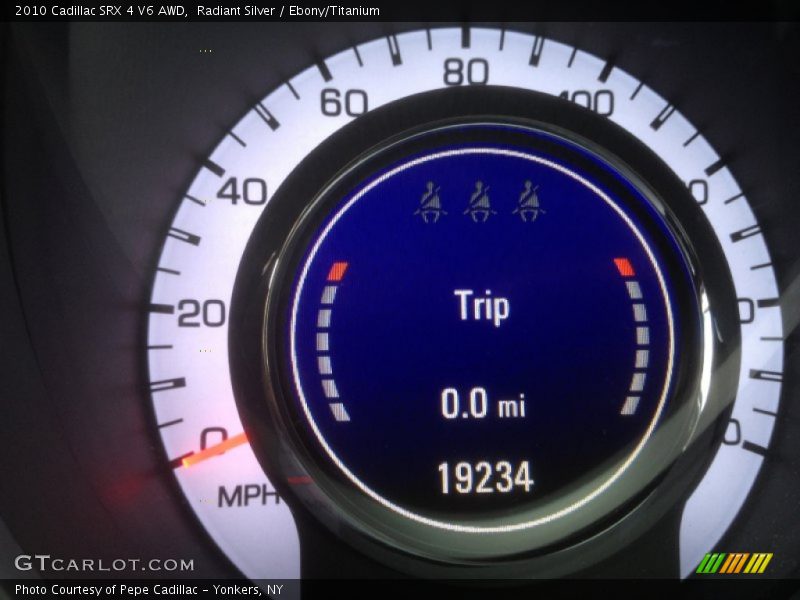 Radiant Silver / Ebony/Titanium 2010 Cadillac SRX 4 V6 AWD