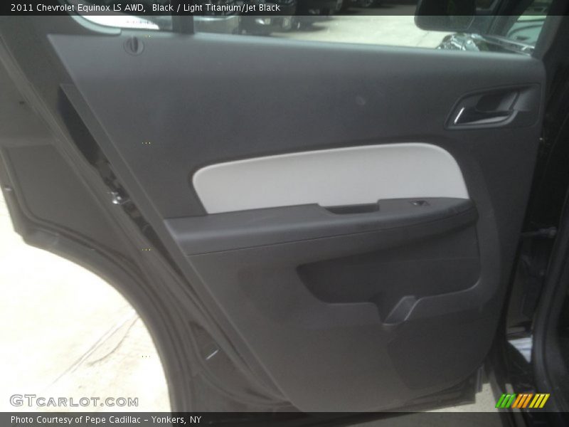 Black / Light Titanium/Jet Black 2011 Chevrolet Equinox LS AWD