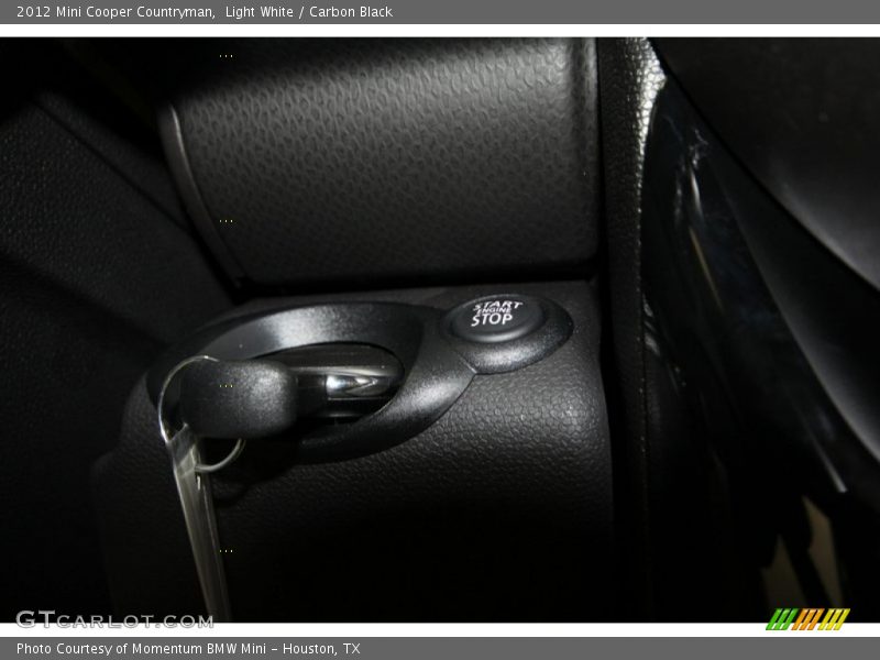 Light White / Carbon Black 2012 Mini Cooper Countryman