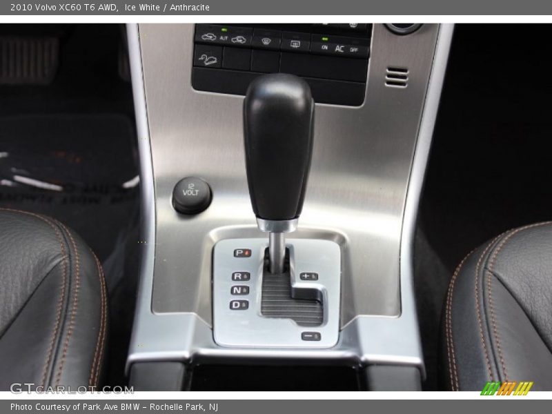 Ice White / Anthracite 2010 Volvo XC60 T6 AWD
