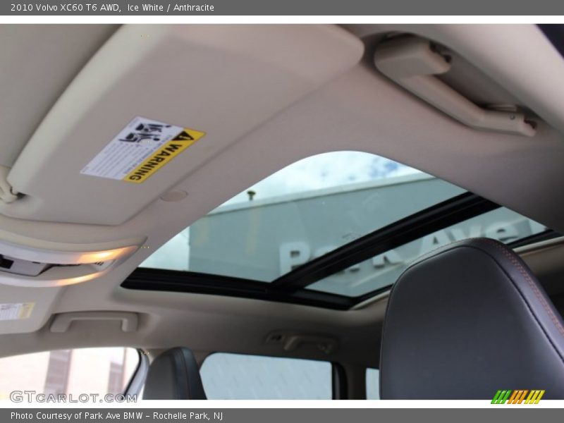 Ice White / Anthracite 2010 Volvo XC60 T6 AWD