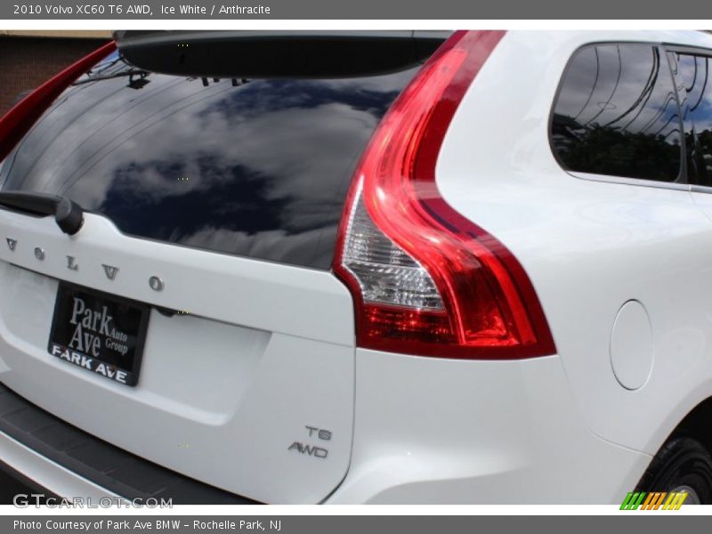 Ice White / Anthracite 2010 Volvo XC60 T6 AWD