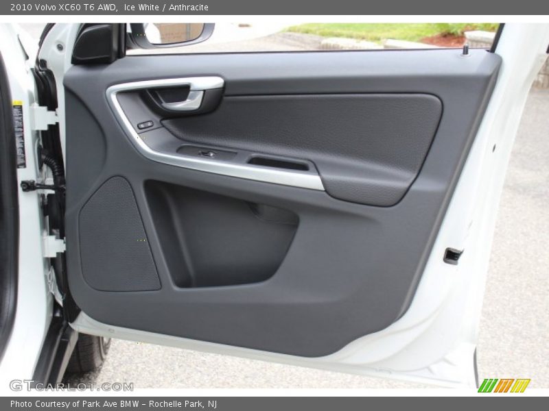 Ice White / Anthracite 2010 Volvo XC60 T6 AWD