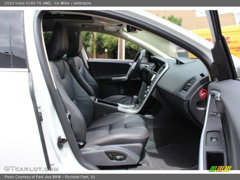 Ice White / Anthracite 2010 Volvo XC60 T6 AWD