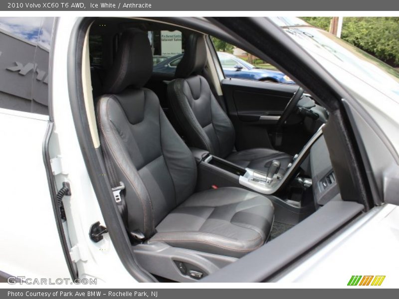 Ice White / Anthracite 2010 Volvo XC60 T6 AWD