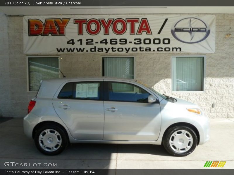 Silver Streak Mica / Charcoal 2010 Scion xD