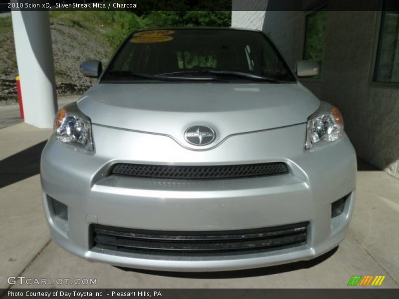 Silver Streak Mica / Charcoal 2010 Scion xD