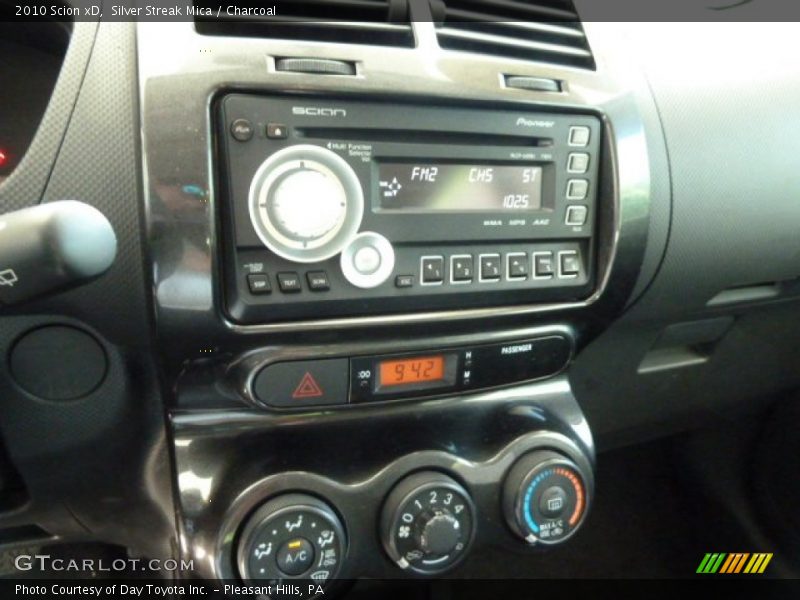 Silver Streak Mica / Charcoal 2010 Scion xD
