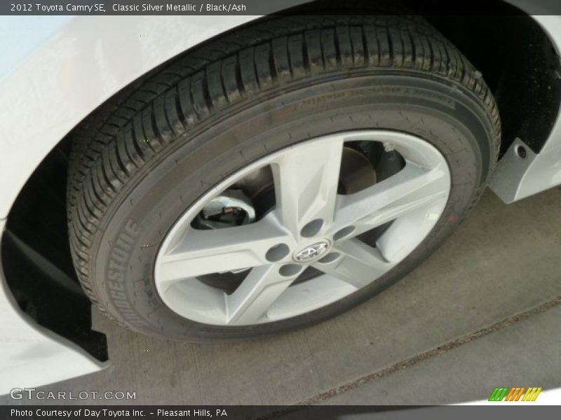 Classic Silver Metallic / Black/Ash 2012 Toyota Camry SE